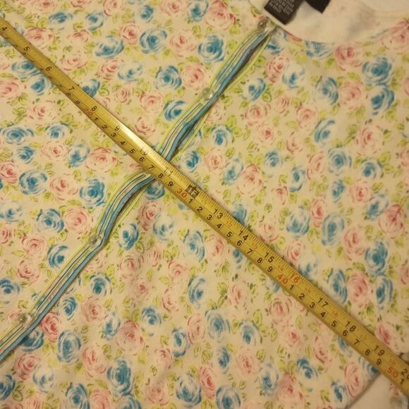 Silk blend floral sweater with glass accent buttons and ribbon t… - Picture 9 of 11